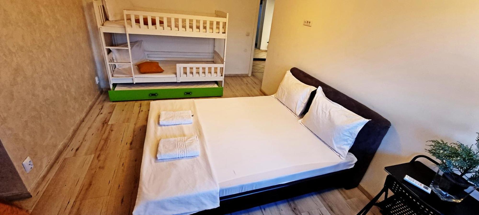 City Center Privat-Sauna Familyconcept 雅西 外观 照片